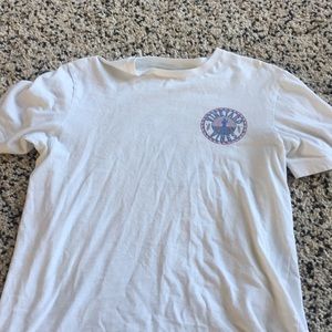white vineyard vines t-shirt